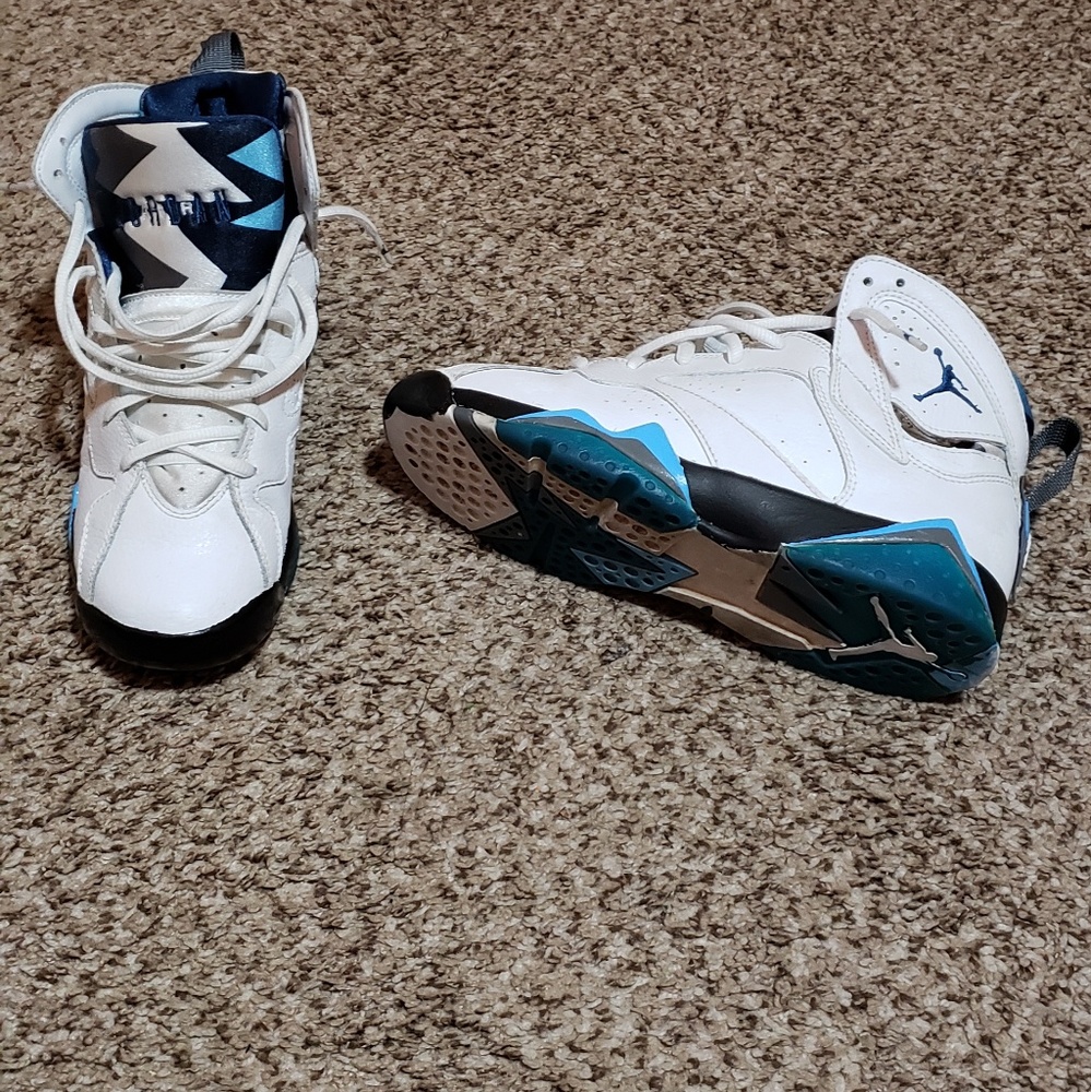 RETRO JORDANS -- 7'S (FRENCH BLUE)  Size: 6 Youth